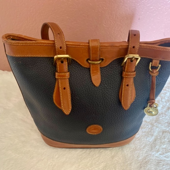 Dooney & Bourke Vintage Tote - Picture 3 of 9